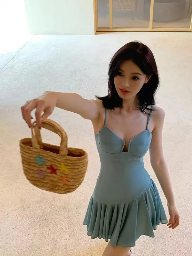 【海盐冰淇淋】纯欲辣妹自带胸垫不规则裙摆吊带连衣裙