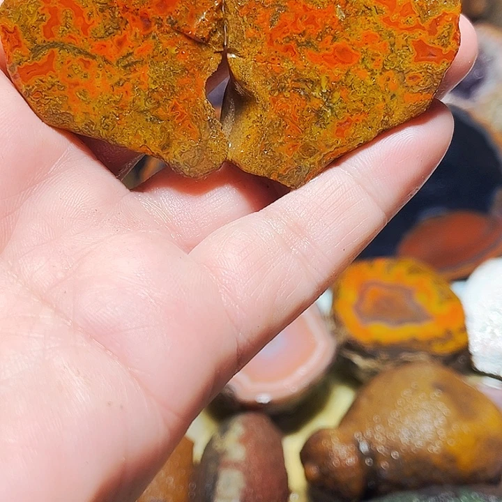 雨***林玛瑙/玉髓未镶嵌珠宝奇石