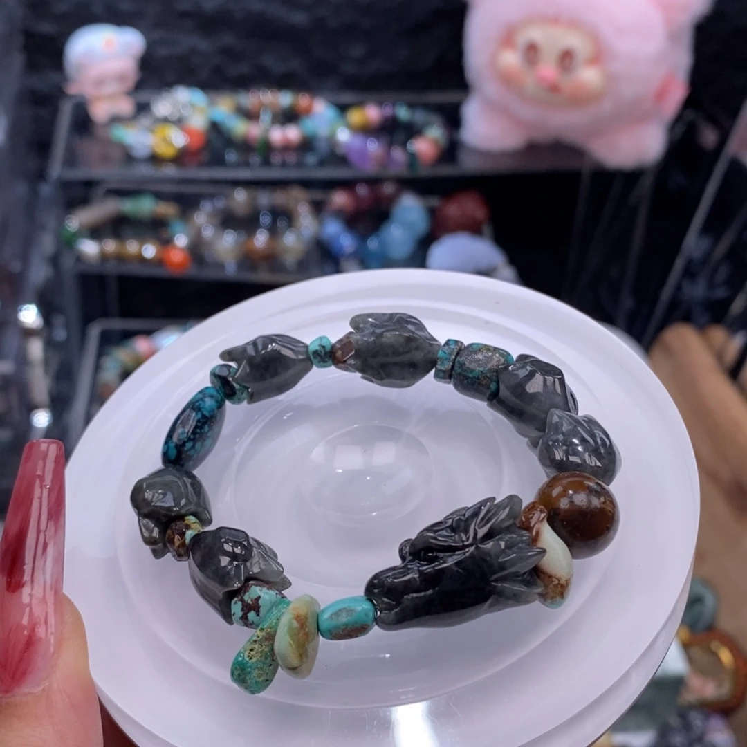 翡翠颈饰未镶嵌?****m莎莎要发财