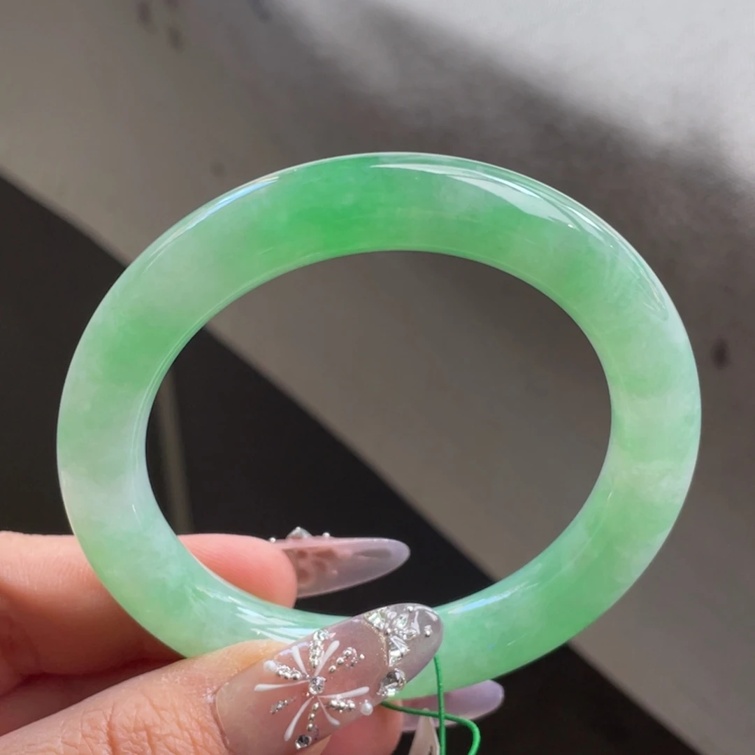 翡翠未镶嵌手镯【清货亏出】糯冰甜绿圆条手镯