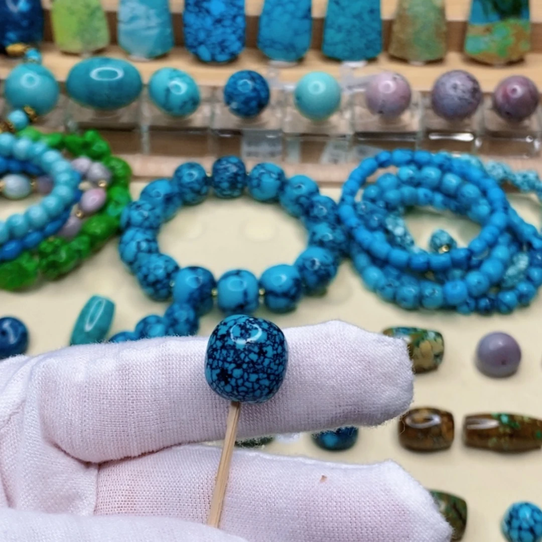 绿松石未镶嵌珠宝奇石