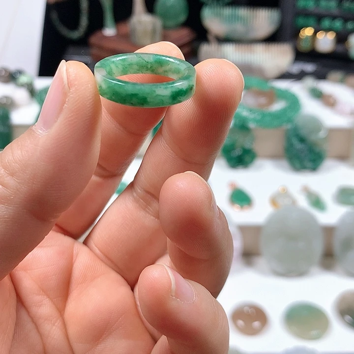 未镶嵌独山玉颈饰