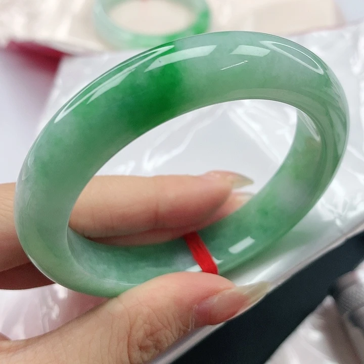 未镶嵌手镯翡翠，894