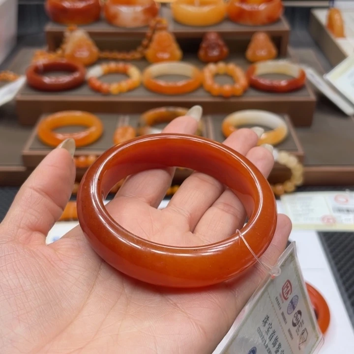 人***陶石英质玉（黄龙玉）合金手镯