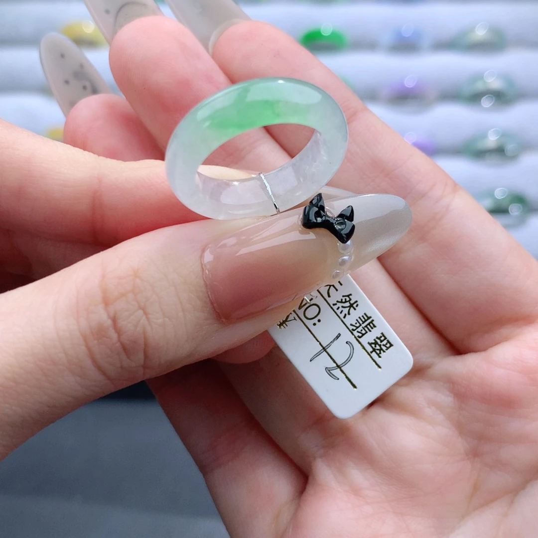 翡翠未镶嵌戒指戒指