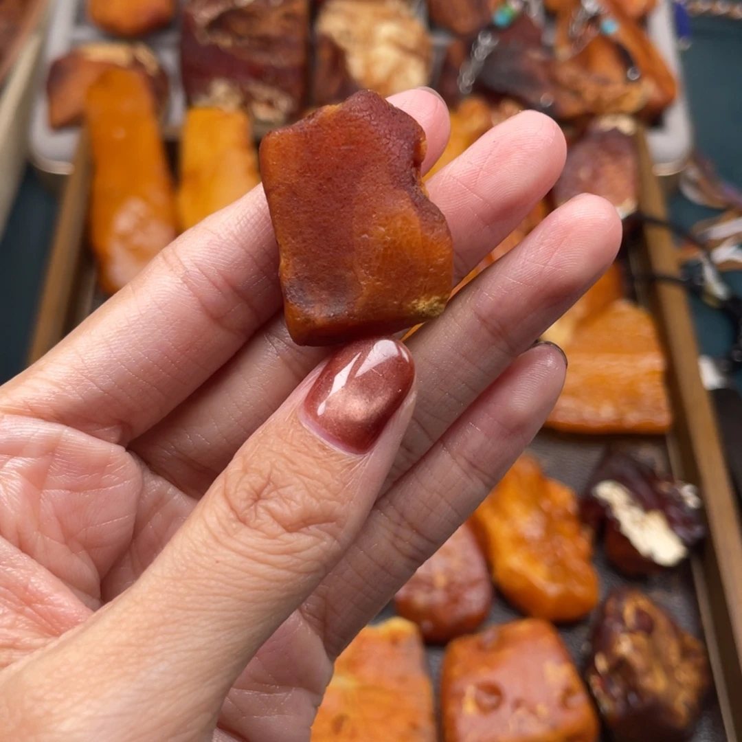 琥珀未镶嵌珠宝奇石