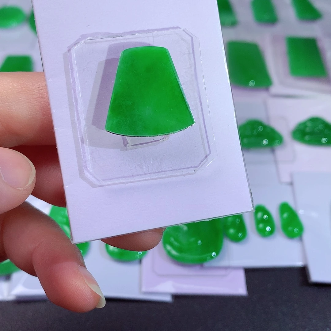 颈饰未镶嵌翡翠天然翡翠