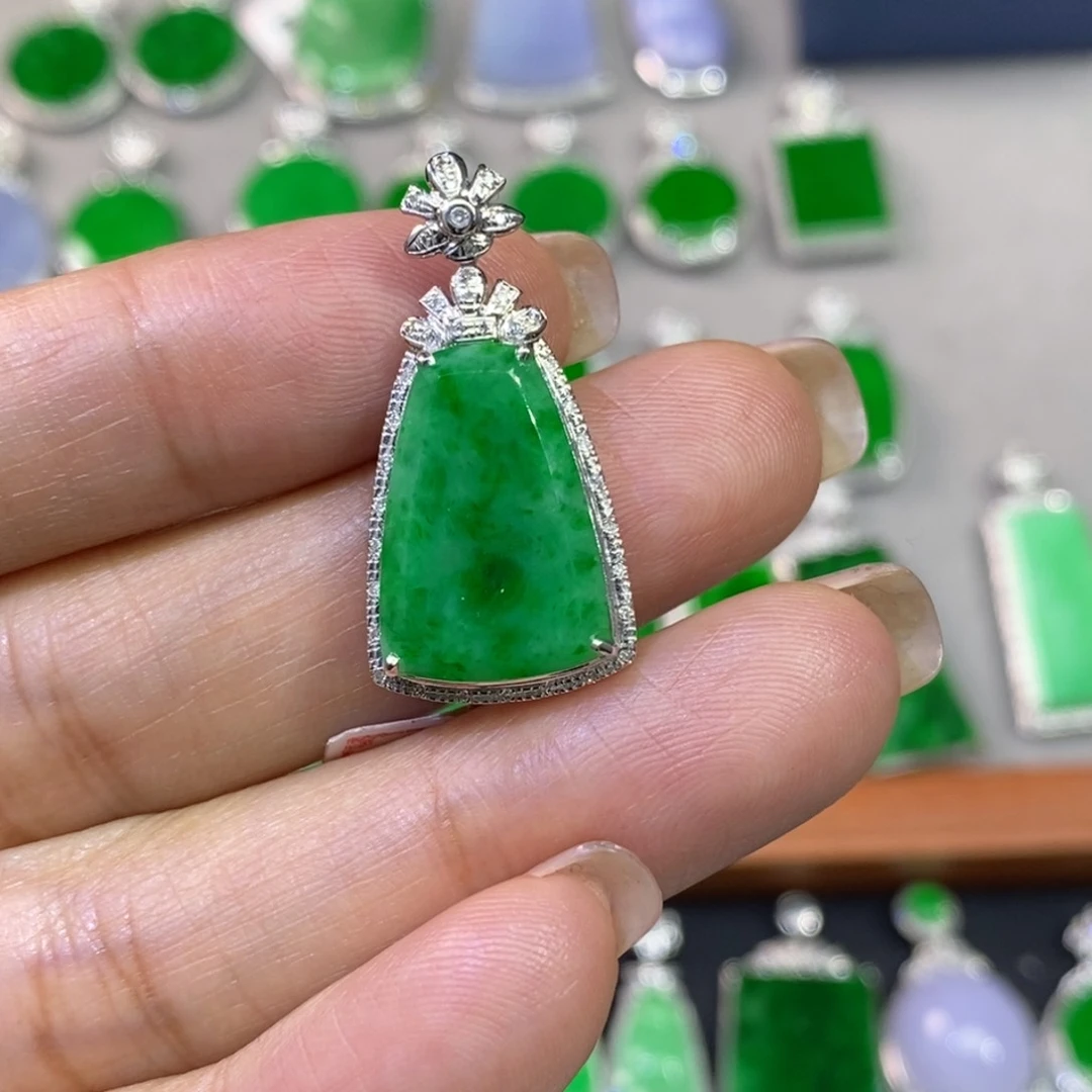 翡翠吊坠(不含链)18K金镶嵌吊坠