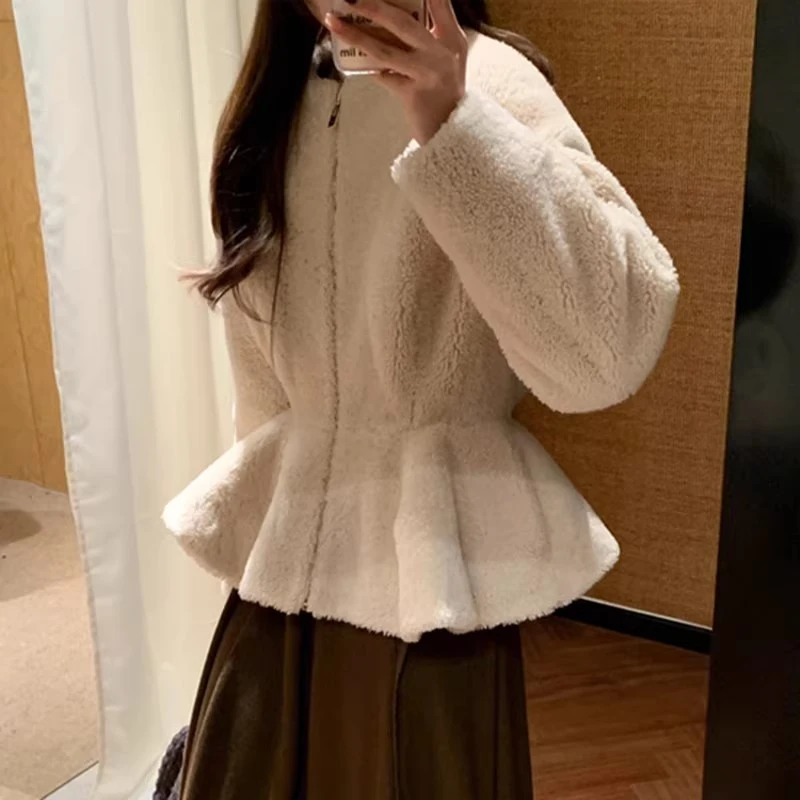 高端货～2026轻熟风羊羔毛外套收腰显瘦米色短款毛绒外套