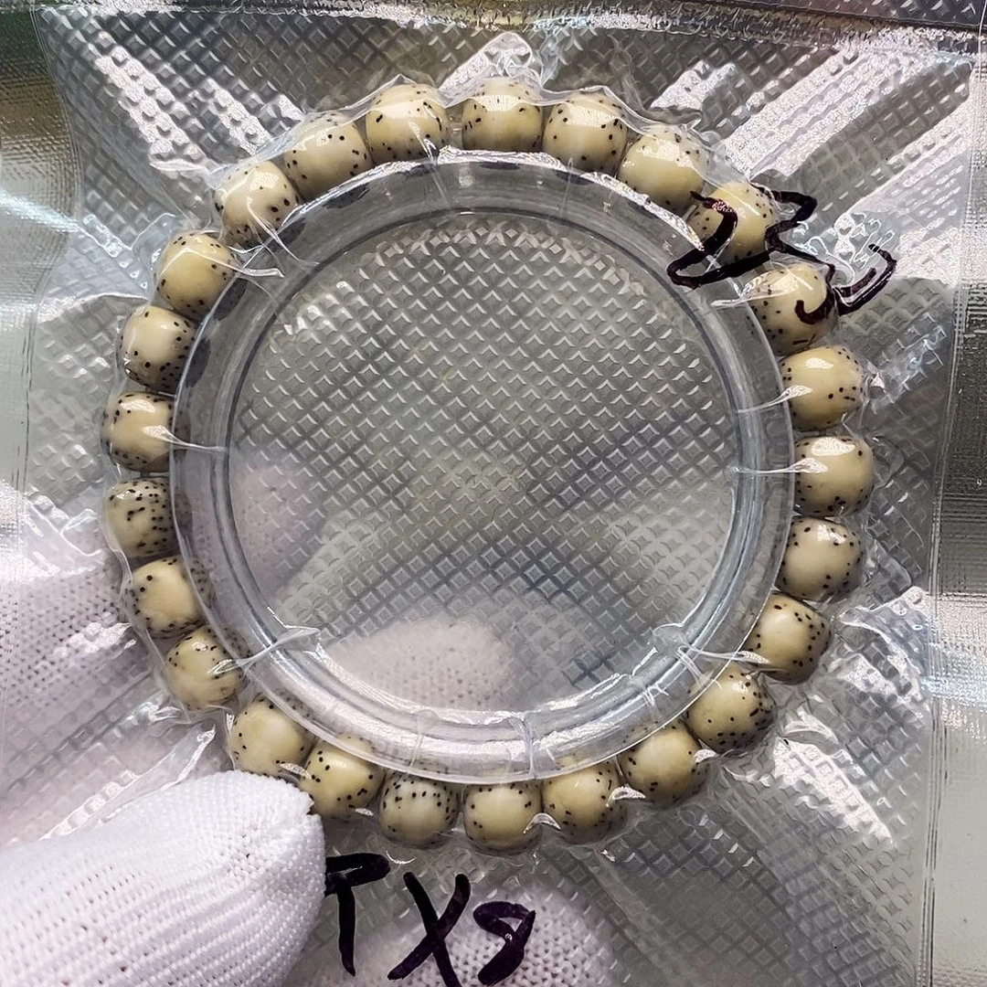 9x8大肚留白石玉料河豚