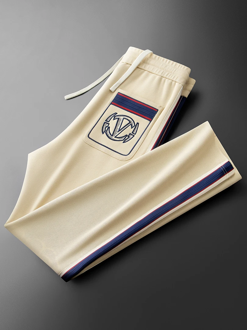 凯邦威秋季空气层太空棉撞色织带刺绣男士修身直筒运动卫裤休闲裤