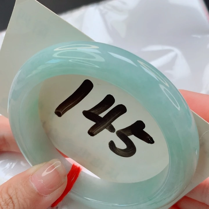 翡翠未镶嵌手镯甜果绿