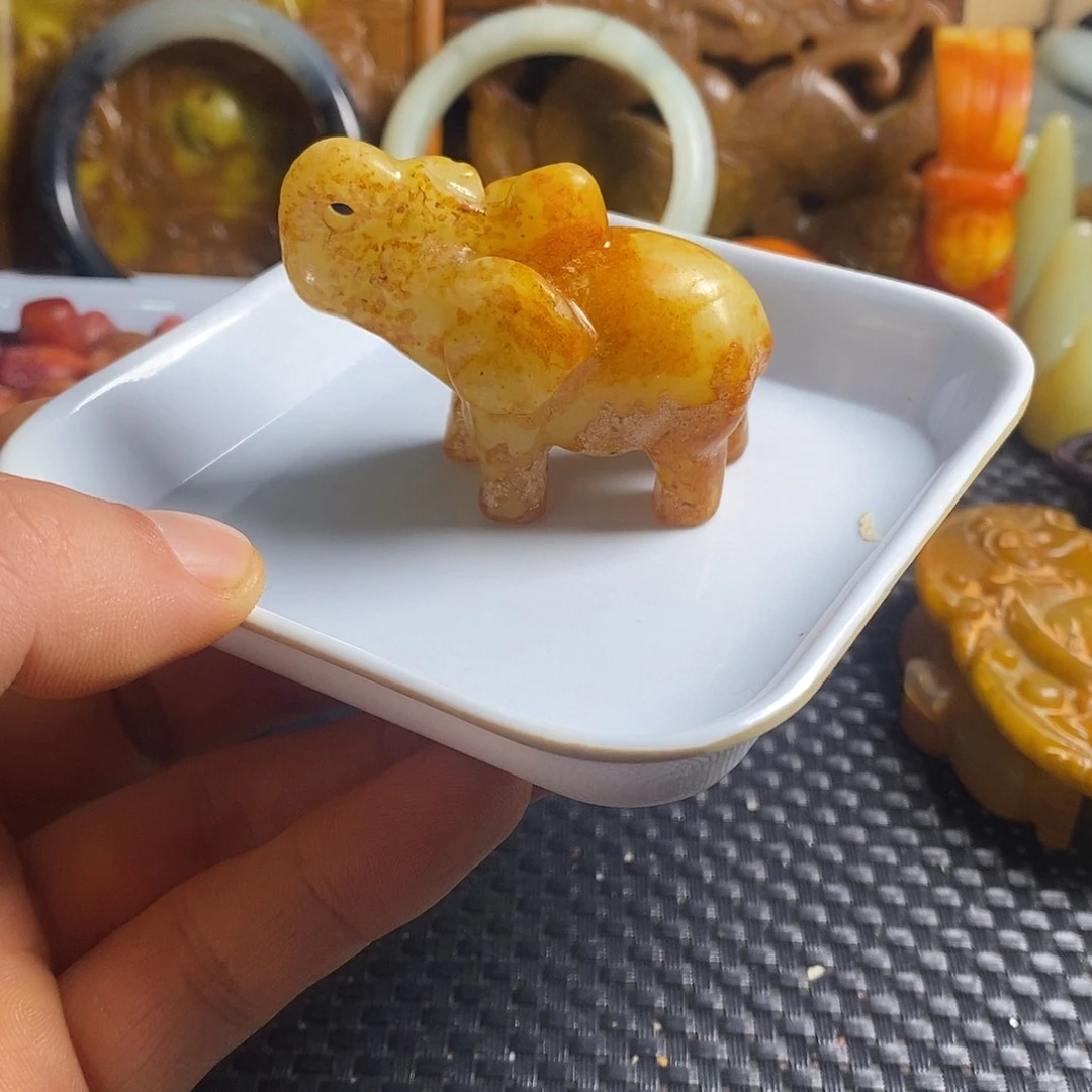 岫岩老玉（透闪石质玉）未镶嵌珠宝奇石