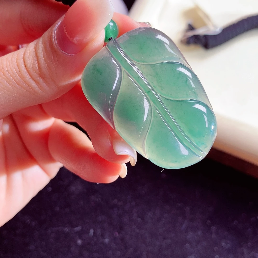 颈饰未镶嵌翡翠天然