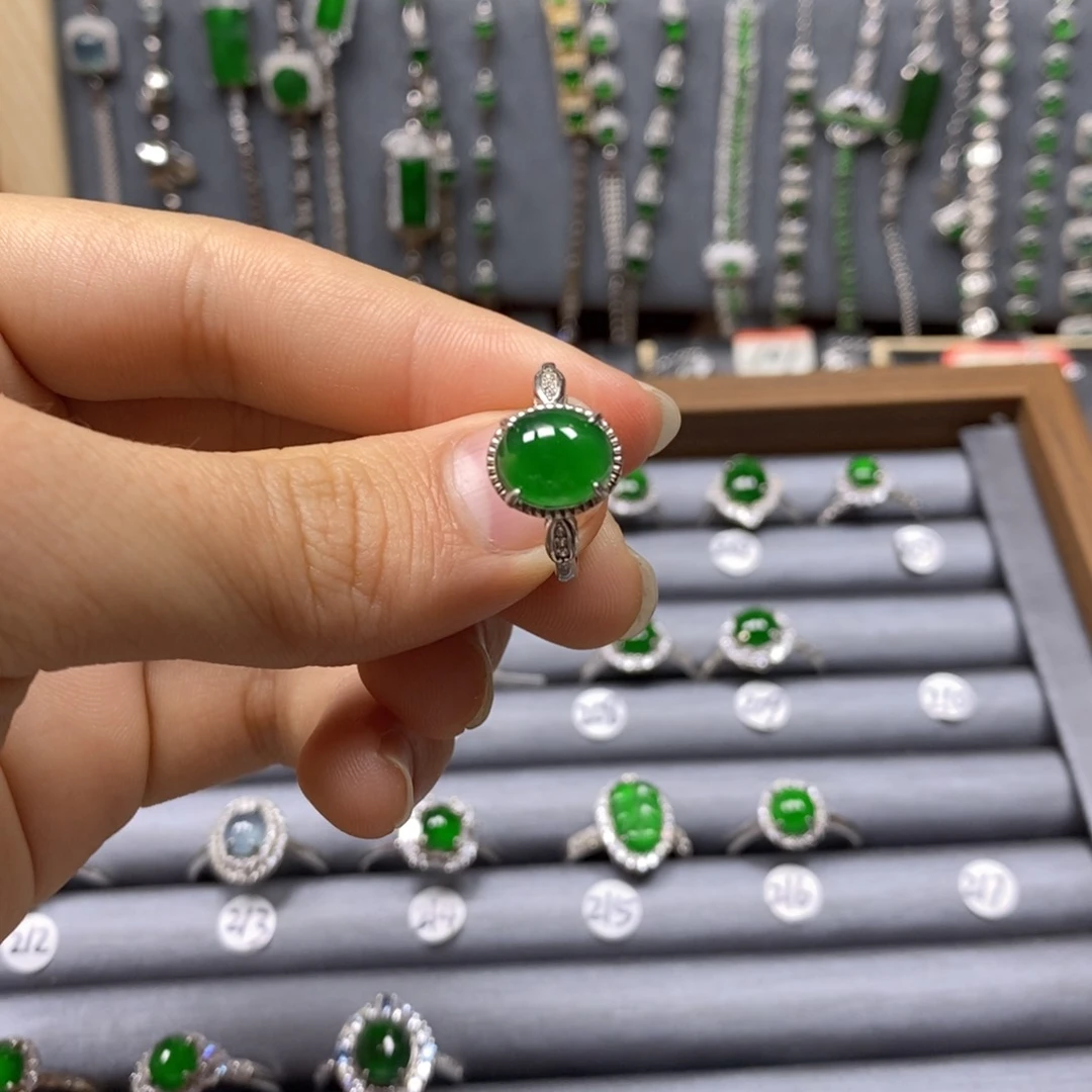 翡翠颈饰银S925镶嵌如**水翡翠戒指