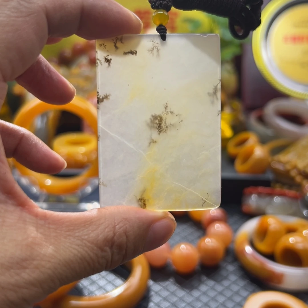 石英质玉未镶嵌颈饰