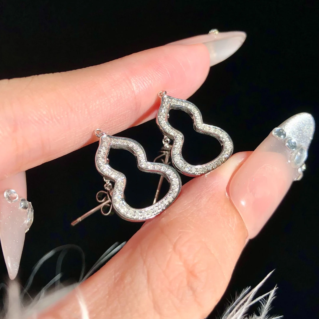 18K金钻石镂空葫芦耳扣 CZ