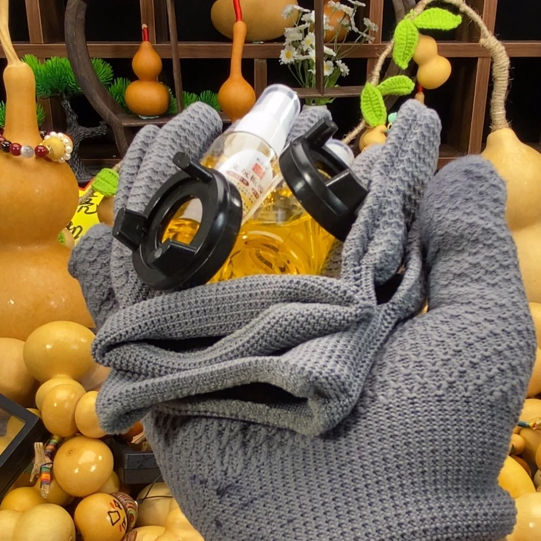 1副加厚菠萝手套+2瓶文玩橄榄油+2底座