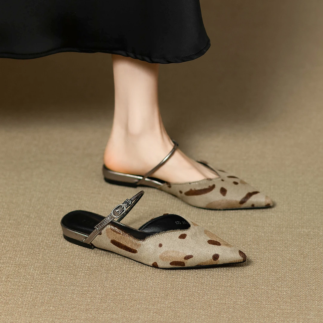 2025夏季新款尖头平底凉鞋女时尚轻奢马毛豹纹性感一字带包头凉拖