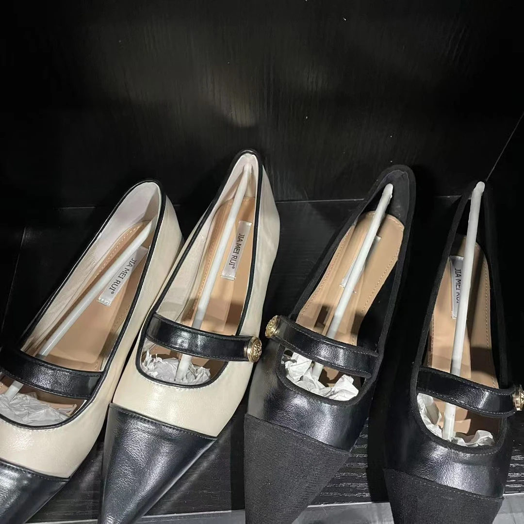 【 雨•美 推荐 】253-3一字扣拼接尖头单鞋