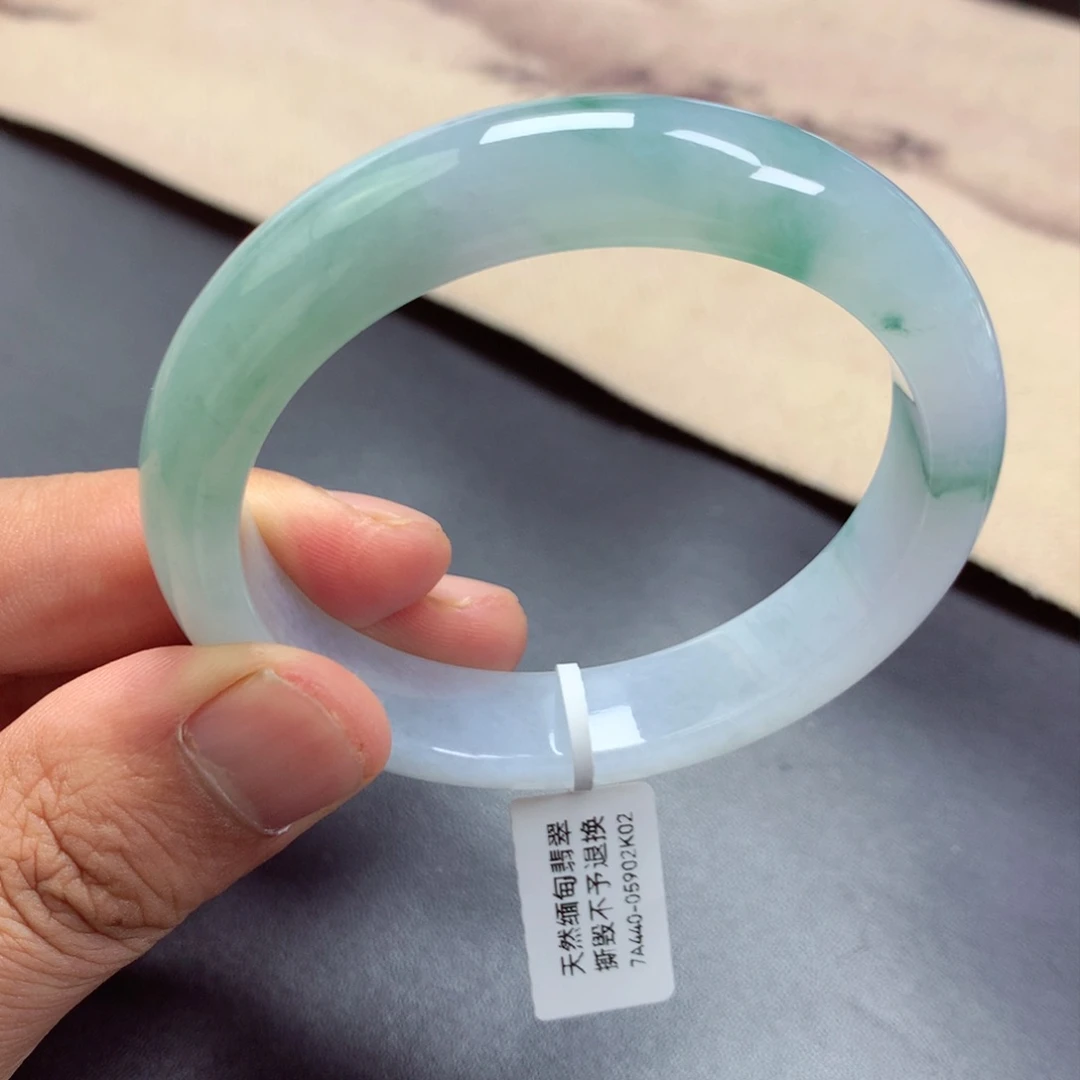 翡翠手镯未镶嵌缅甸翡翠