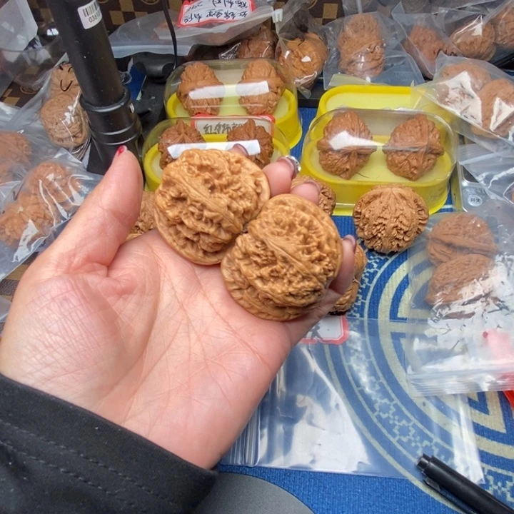 磐***心桃核吊坠三棱核桃