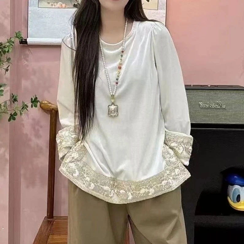 圆领INS风刺绣长袖T恤丝绒拼接休闲