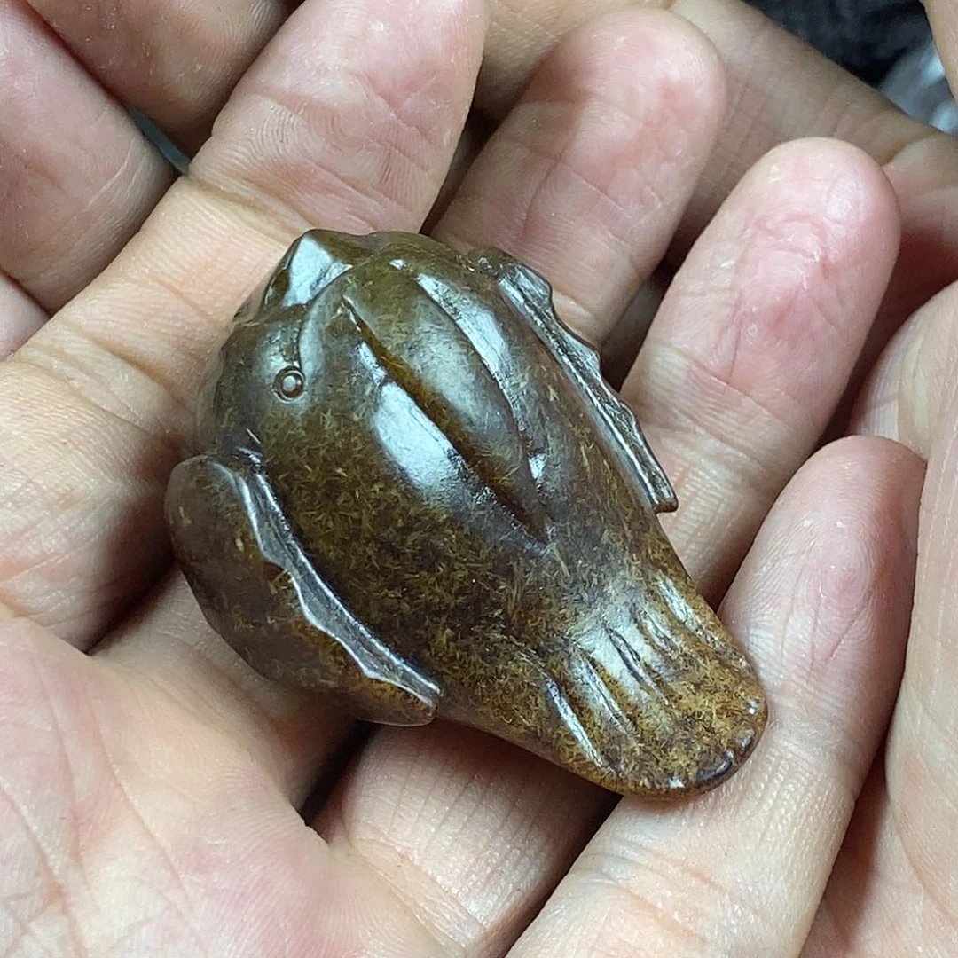 和田玉（糖玉）挂件未镶嵌止*斋