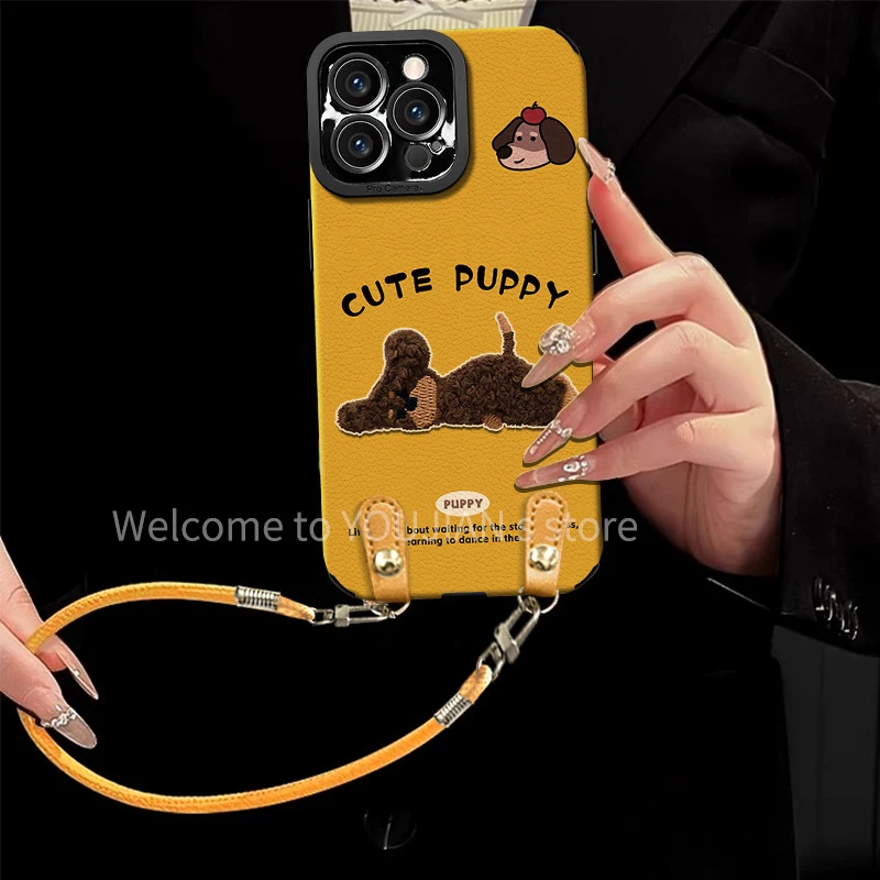 刺绣小狗挂绳适用苹果15promax手机壳iphone17秋冬14硅胶羊皮16女