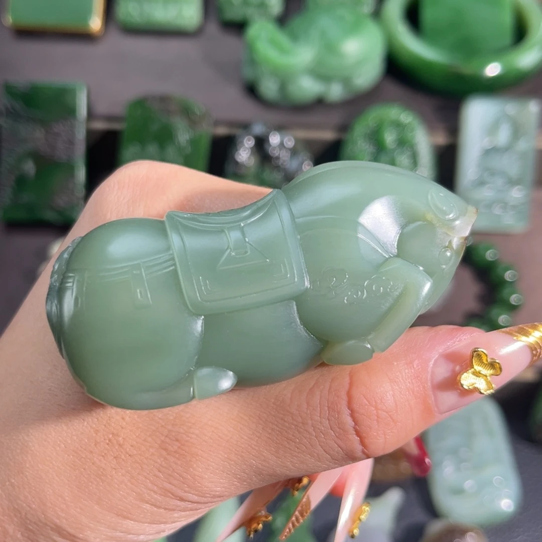 和田玉颈饰未镶嵌粉青唐马定制