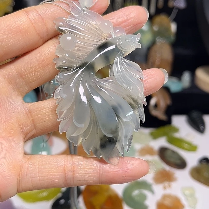 蛇纹石玉合金颈饰