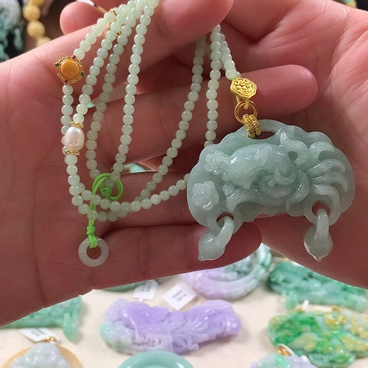 翡翠未镶嵌颈饰吊坠