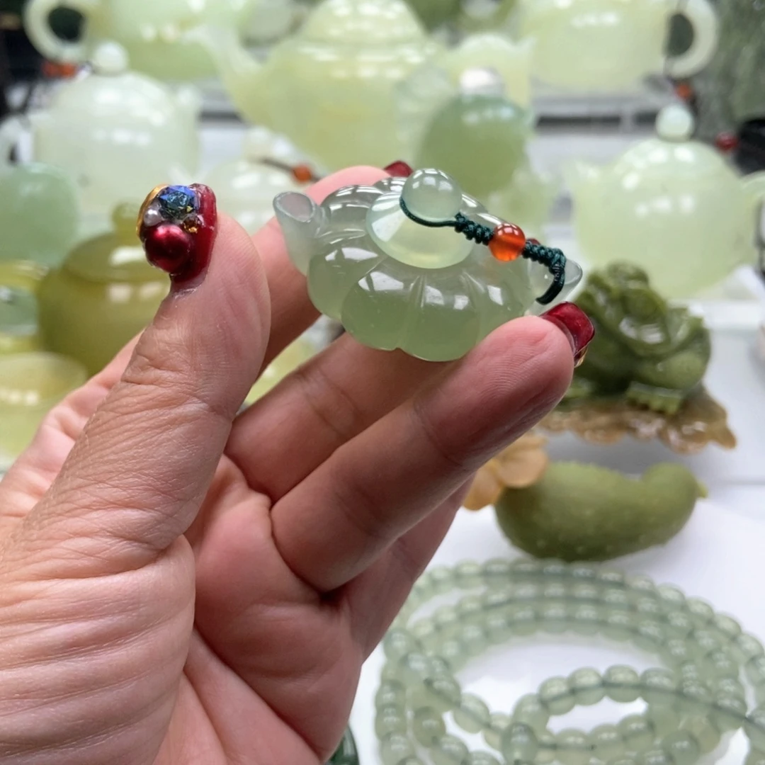 蛇纹石玉壶未镶嵌镇**魔