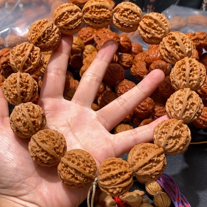 东***风核桃刺龙核桃手持