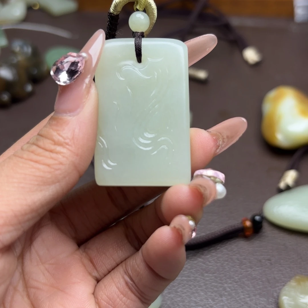 和田玉颈饰未镶嵌.***上