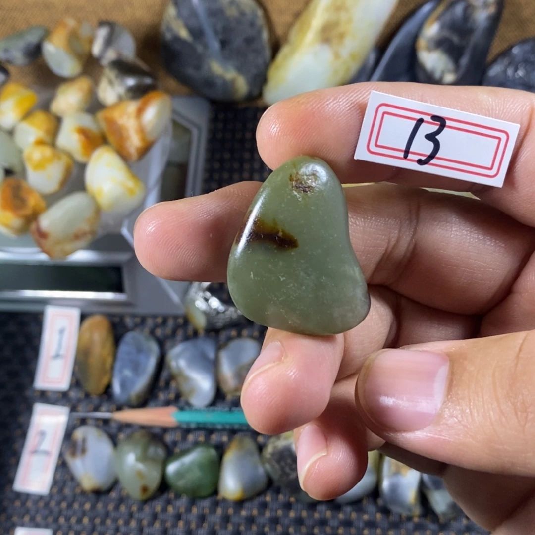 和田玉（糖玉）未镶嵌挂件