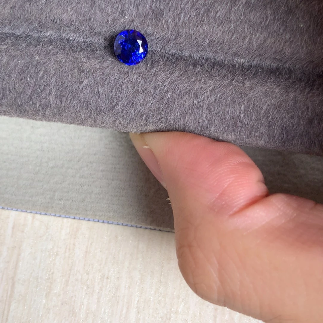 蓝宝石裸石1.02 皇家蓝 斯里兰卡