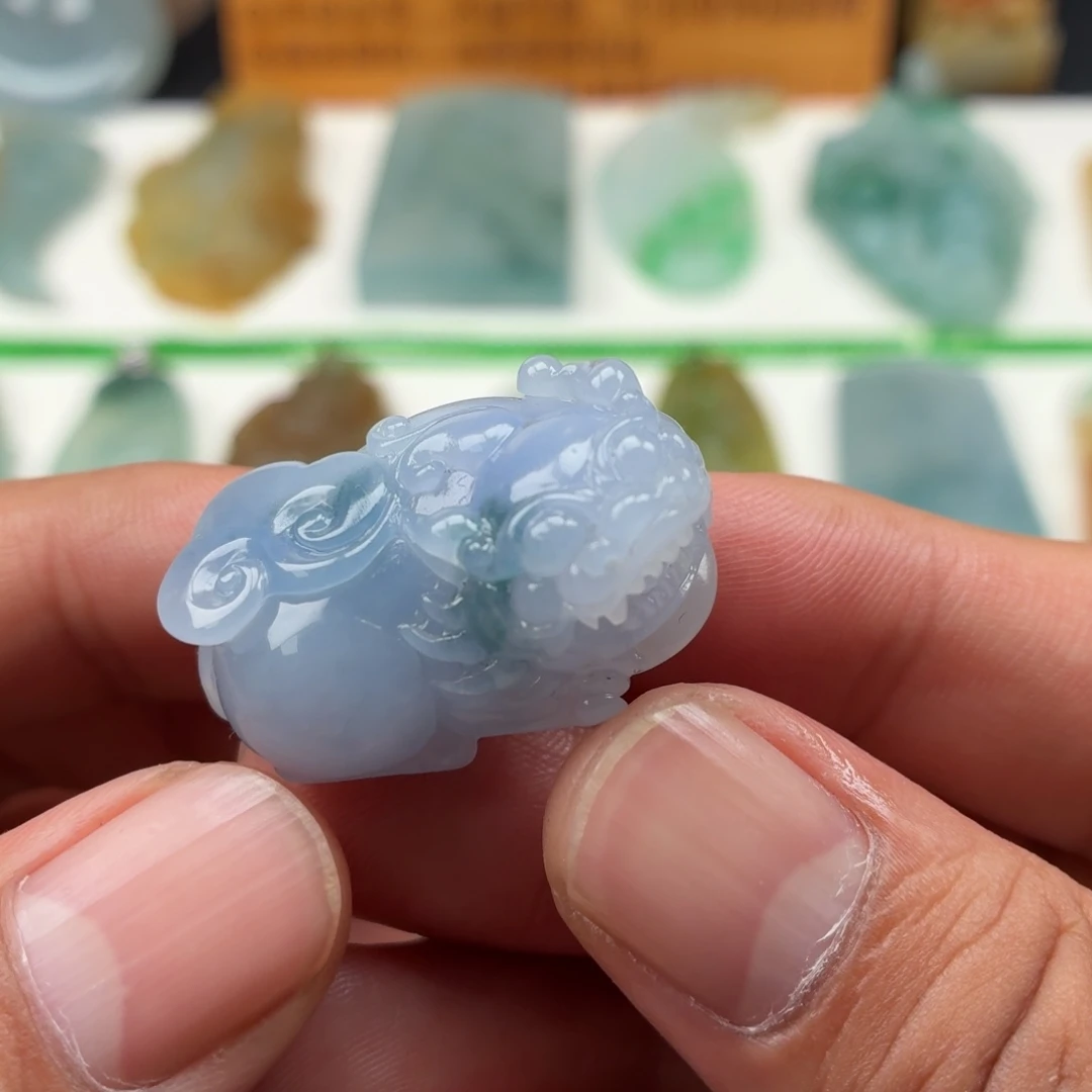 定制翡翠未镶嵌貔貅