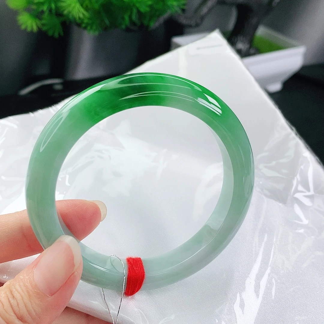 翡翠手镯未镶嵌56➕圈