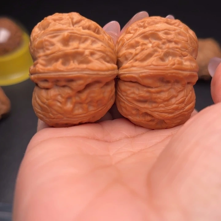 把件桃核43元宝狮子头