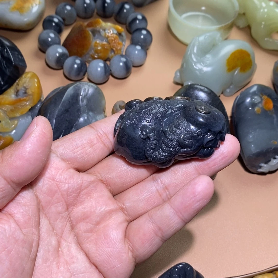 未镶嵌和田玉把件