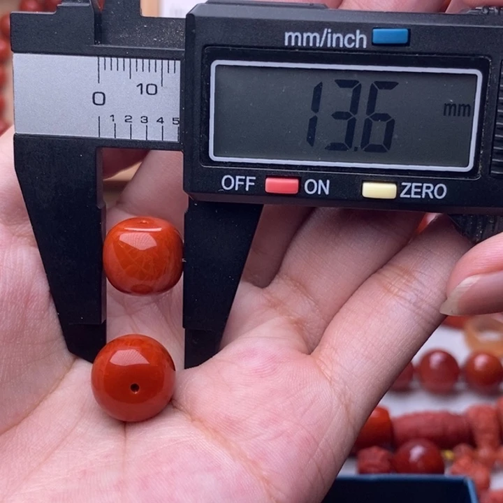 南红玛瑙配饰未镶嵌大*子瑕疵