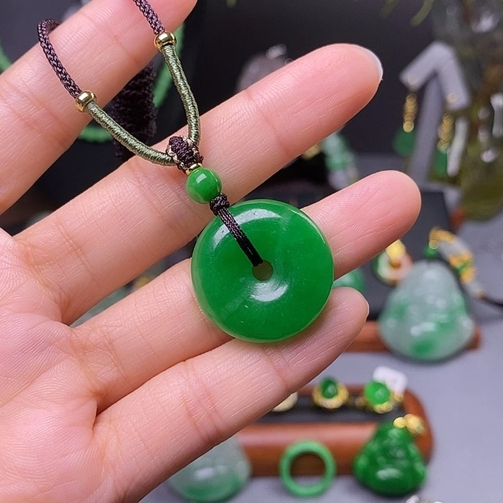 吊坠(赠链)未镶嵌翡翠