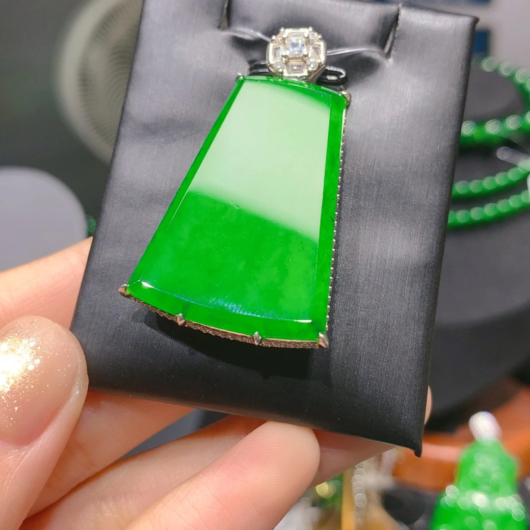 【闪购商品】颈饰银S925镶嵌翡翠6柒姐