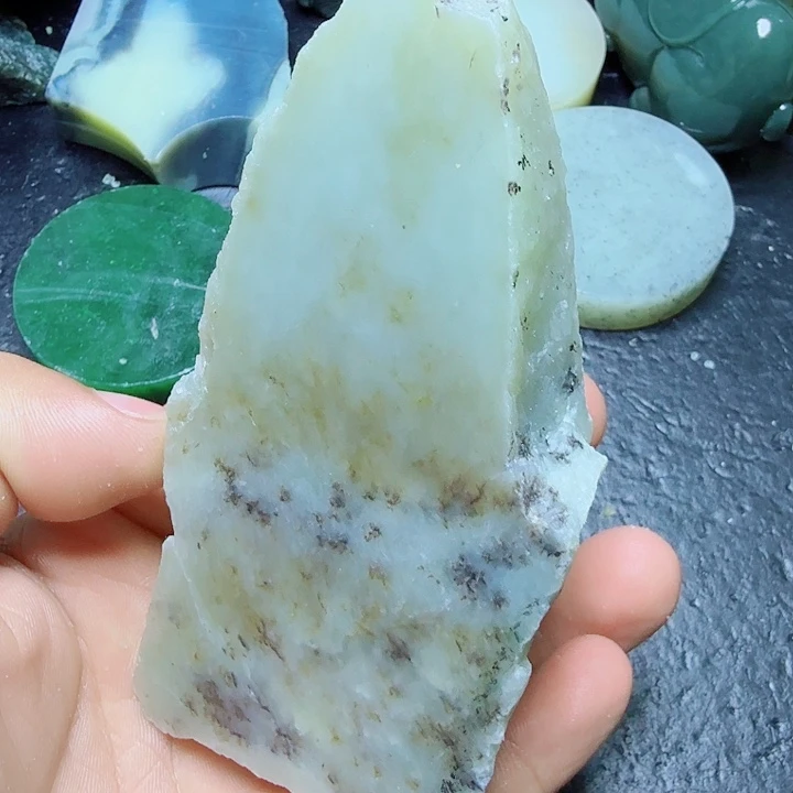 和田玉（糖玉）未镶嵌珠宝奇石