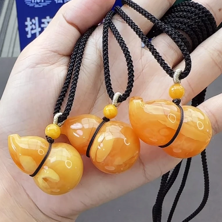 【齐福珠宝】天然原矿蜜蜡葫芦吊坠（多样性发其一）
