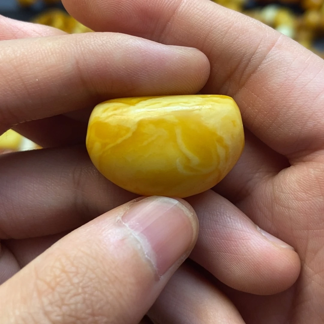 蜜蜡未镶嵌珠宝奇石