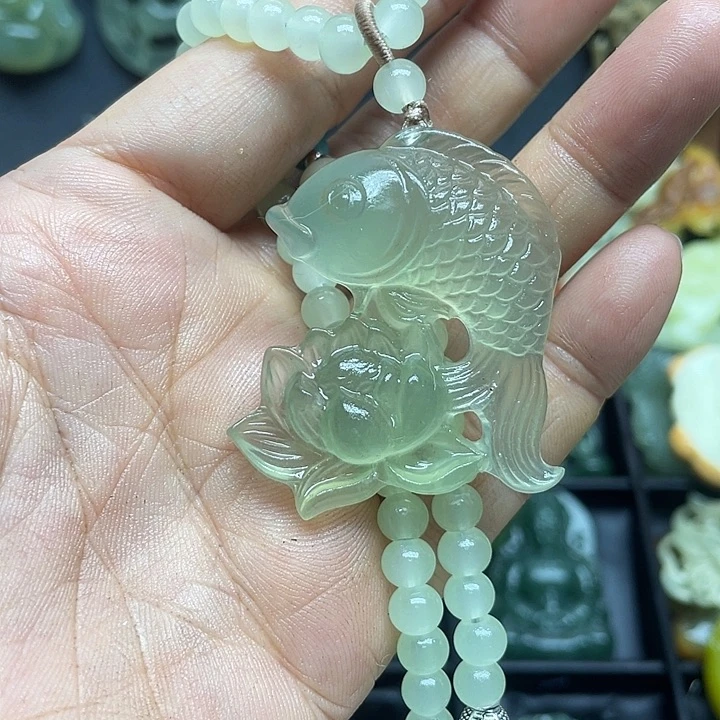 未镶嵌蛇纹石玉颈饰