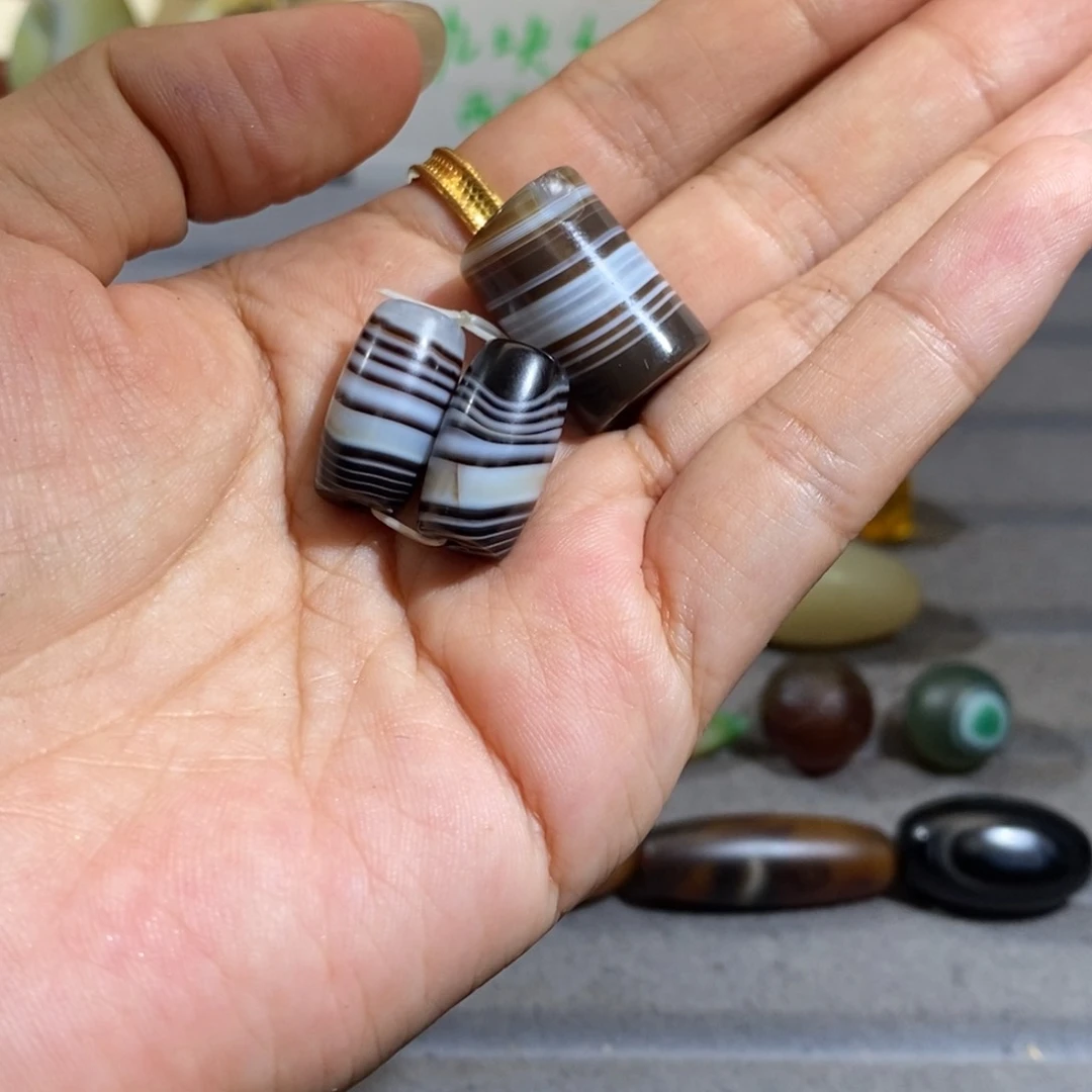 耿***骐玛瑙/玉髓颈饰合金