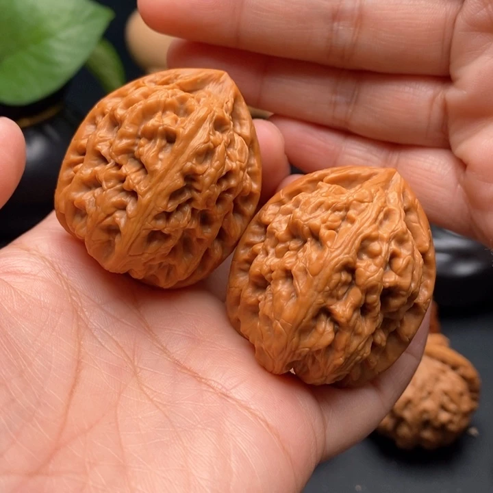 把件文玩核桃红锦鲤